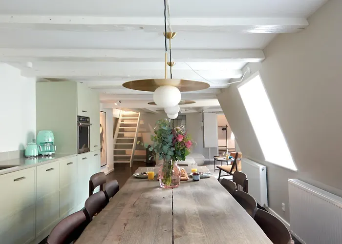 Luxury Penthouse - Private Balcony - Heart Of